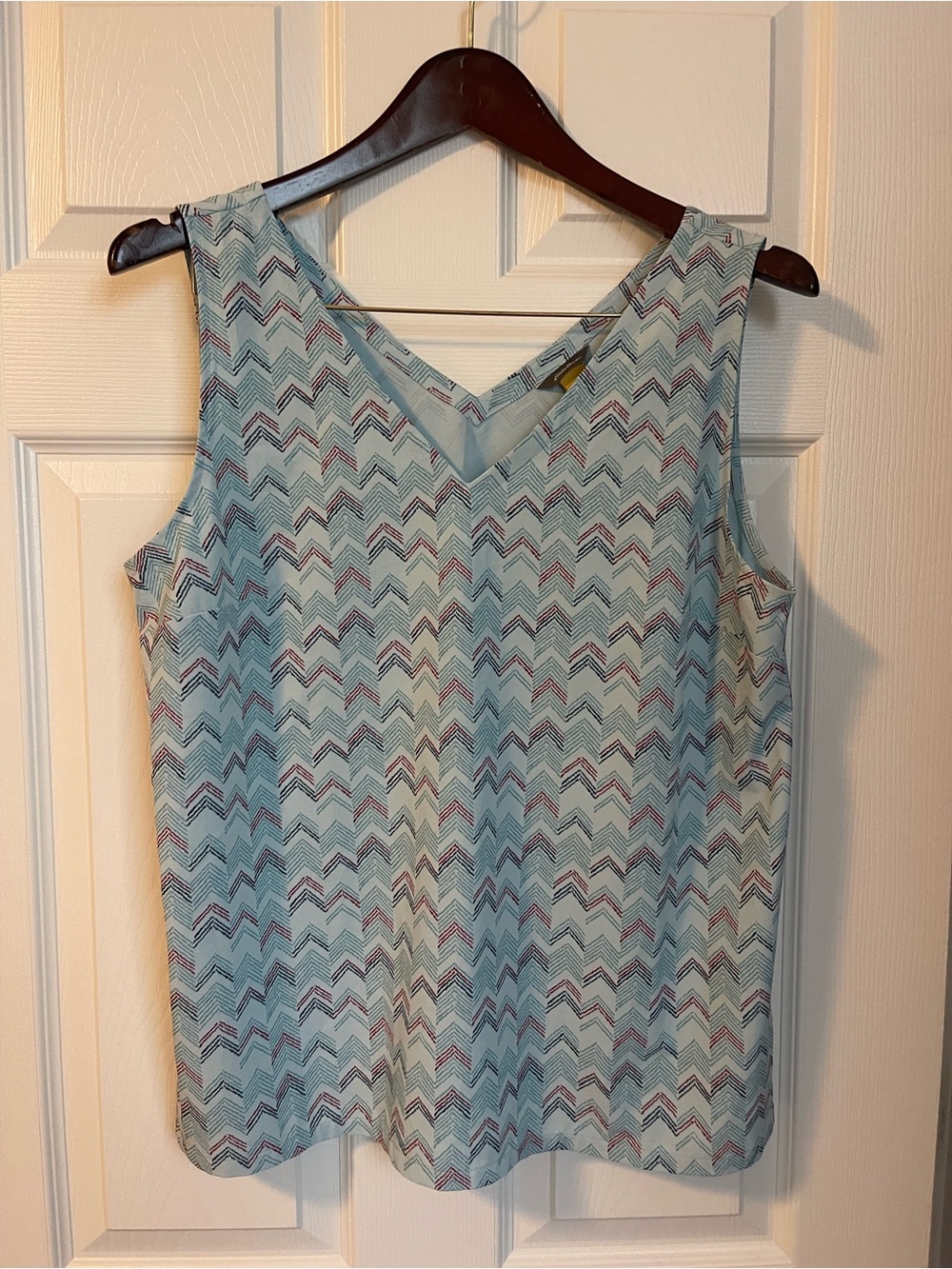 Eddie Bauer - Light Blue Chevron Print V-Neck Sleeveless Top
